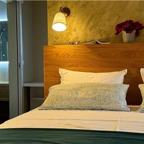 2 bedroom villa with heated pool & tennis court near Zadar, sleeps 4